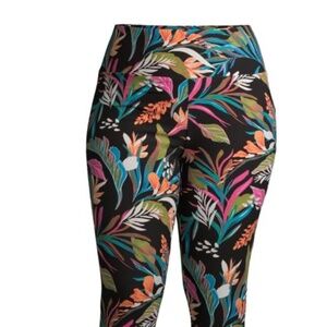 Terra & Sky Women's Plus Size Soft Printed Capri Leggings